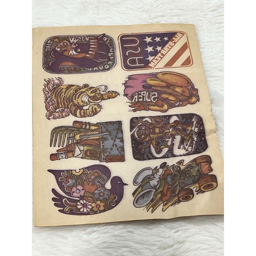 Vintage 1970's Weekly Reader USA  Iron On Transfer Sheet Retro Ephemera Unused